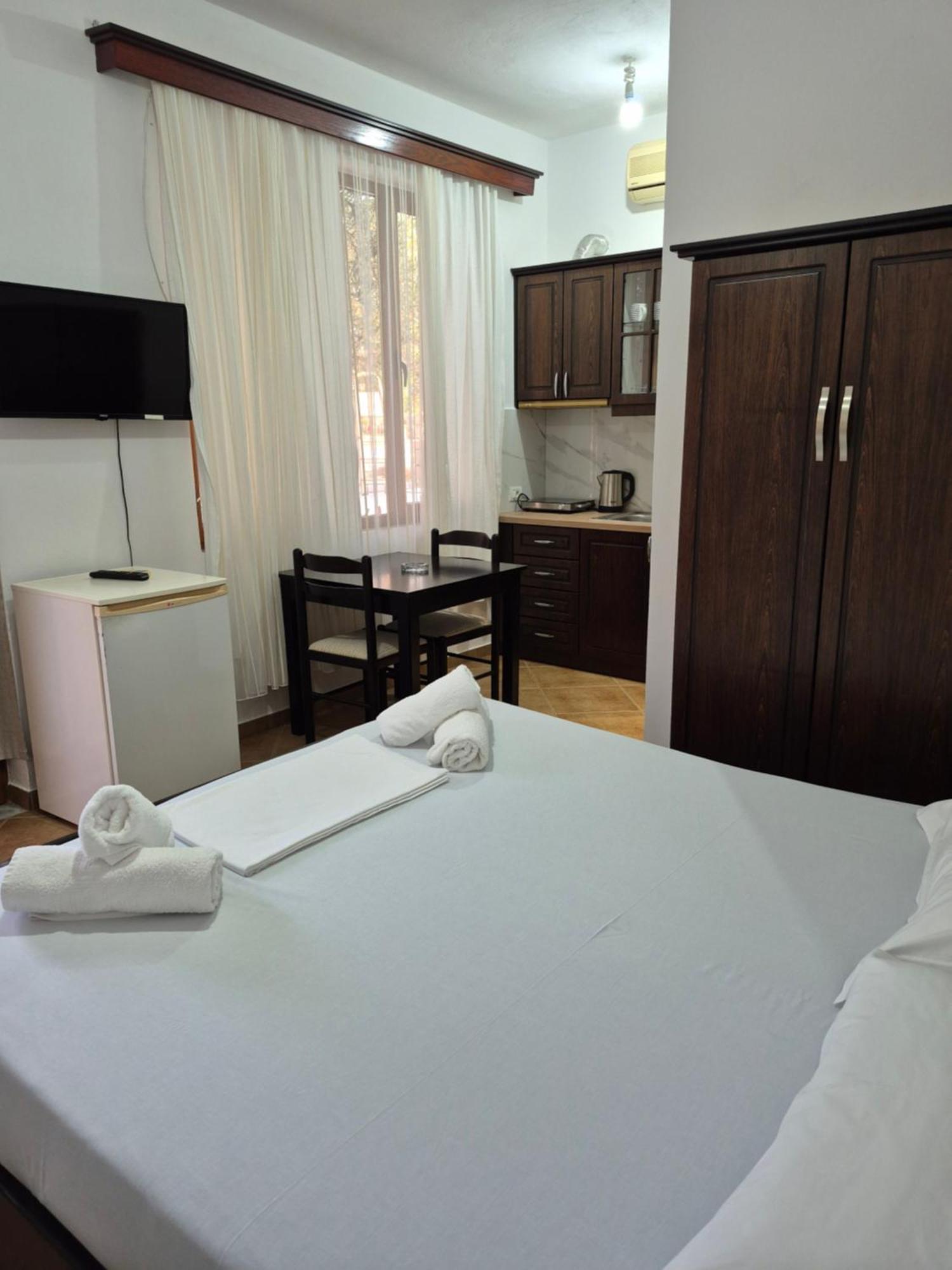 Vita Apartment - Spacious Garden And Balcony 5 Min To Beach & Center Ксаміл Екстер'єр фото
